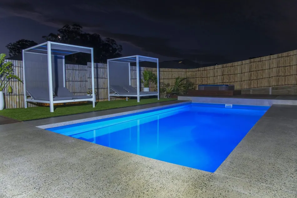 Entertainer pool design in an outdoor space