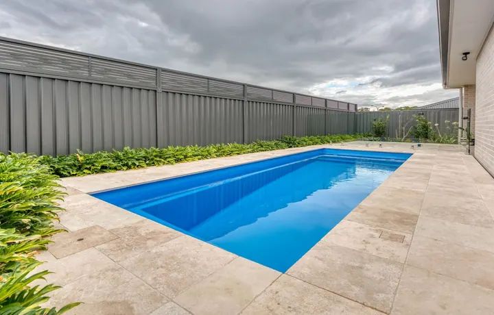 Davinci Masterbuilt pool in a narrow courtyard